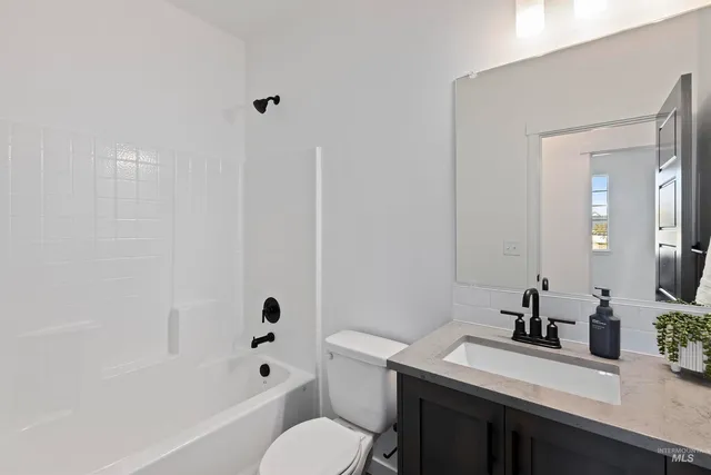 $369,900 | 819 Waveland Avenue, Filer, ID 83328