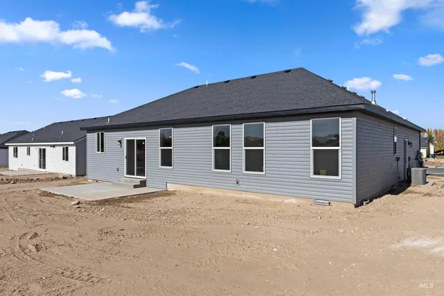 $369,900 | 819 Waveland Avenue, Filer, ID 83328