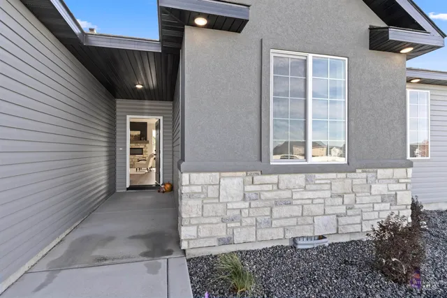 $369,900 | 819 Waveland Avenue, Filer, ID 83328