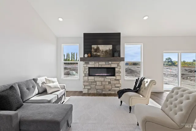 $369,900 | 819 Waveland Avenue, Filer, ID 83328