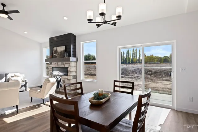 $369,900 | 819 Waveland Avenue, Filer, ID 83328