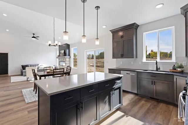 $369,900 | 819 Waveland Avenue, Filer, ID 83328