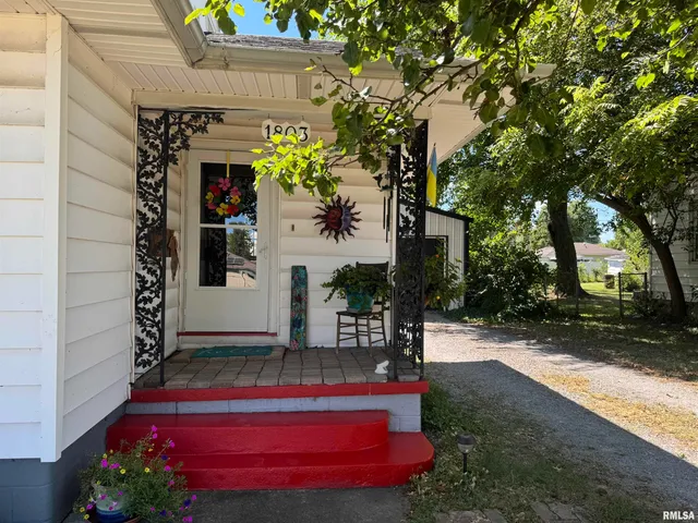 $110,000 | 1803 West Cherry Street, Marion, IL 62959