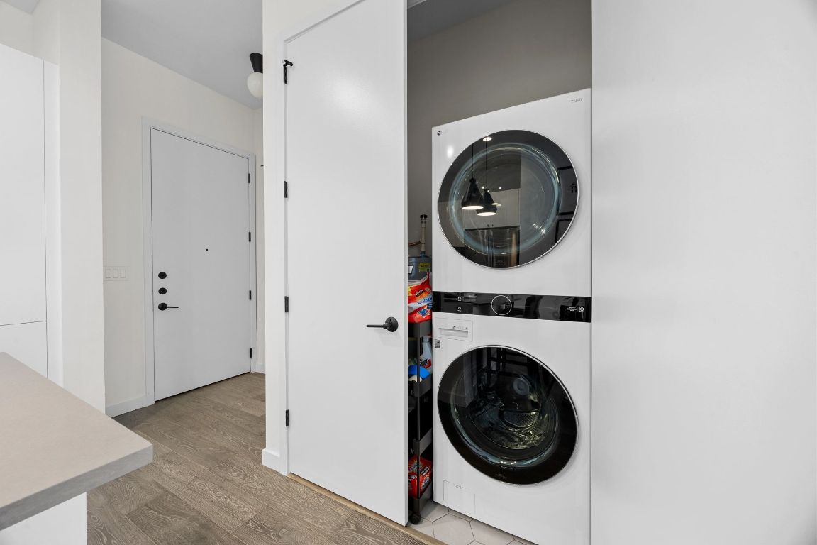 800 Embassy Drive, Unit 229 Austin, TX 78702 - Photo 29 of 40 a utility room with dryer and washer