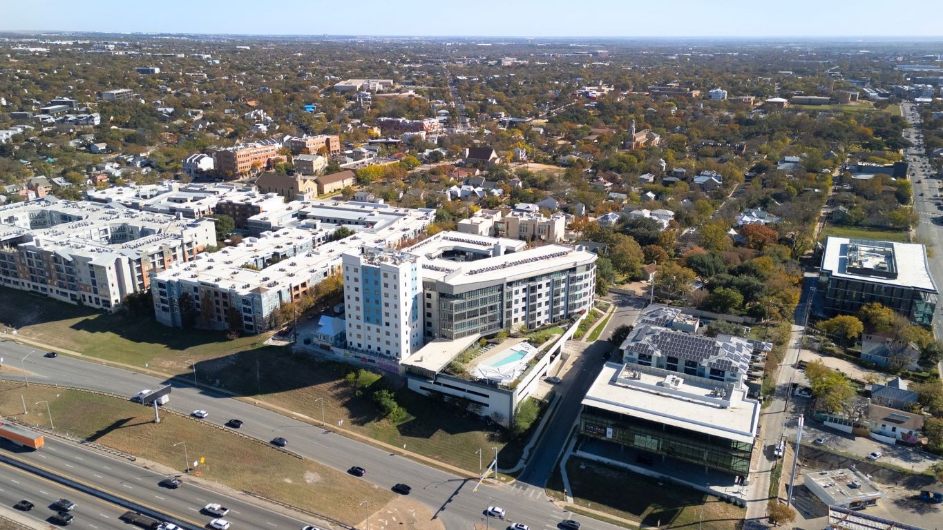 800 Embassy Drive, Unit 229 Austin, TX 78702 - Photo 31 of 40 an aerial view of a city