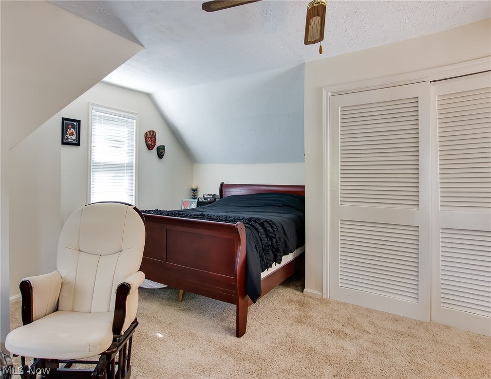 5384 Summit Road Lyndhurst, OH 44124 - Photo 20 of 30 Master bedroom on second floor...