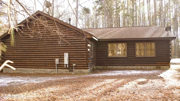 $310,000 | 202 Waterside Drive, Henrico, NC 27842