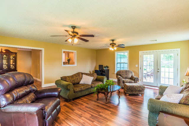 509 Linda Court Foley, AL 36535 - Photo 11 of 28 Living Room