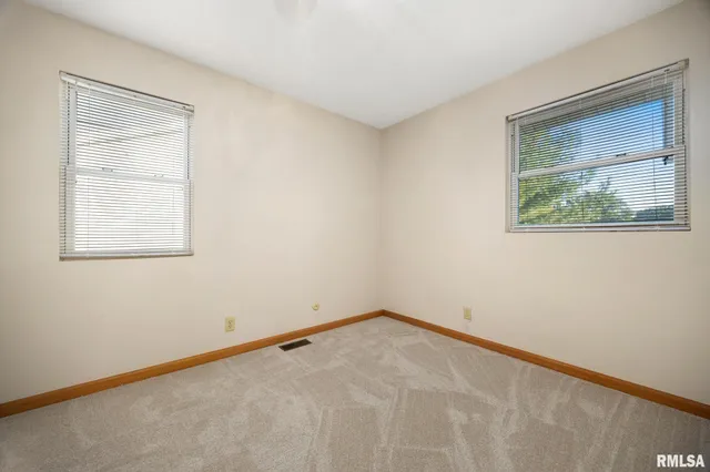 $320,000 | 1101 Eisenhower Drive, Pekin, IL 61554