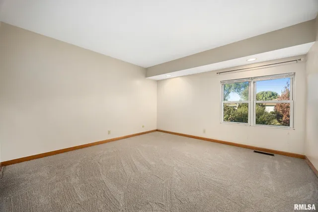 $320,000 | 1101 Eisenhower Drive, Pekin, IL 61554