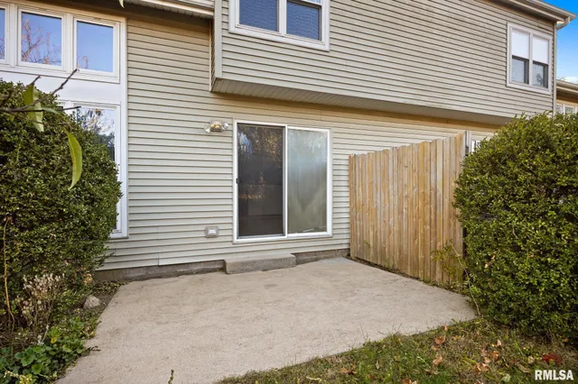 $320,000 | 1101 Eisenhower Drive, Pekin, IL 61554