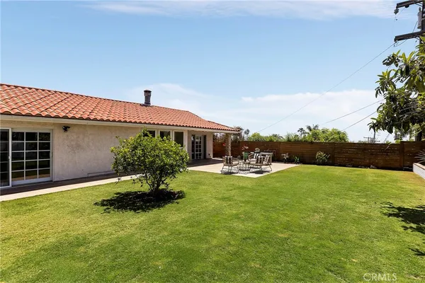 $2,395,000 | 125 East Avenida Junipero, San Clemente, CA 92672