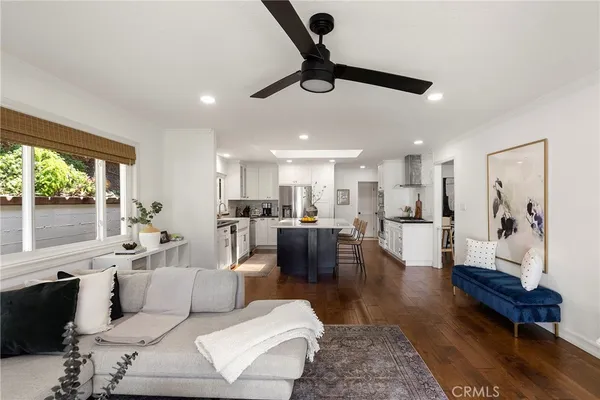 $2,395,000 | 125 East Avenida Junipero, San Clemente, CA 92672