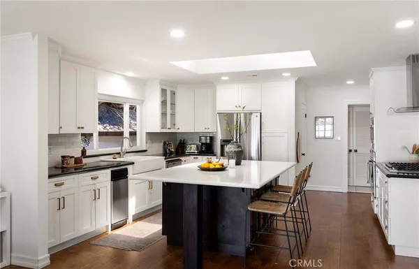 $2,395,000 | 125 East Avenida Junipero, San Clemente, CA 92672