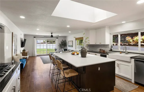 $2,395,000 | 125 East Avenida Junipero, San Clemente, CA 92672
