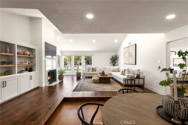 $2,395,000 | 125 East Avenida Junipero, San Clemente, CA 92672