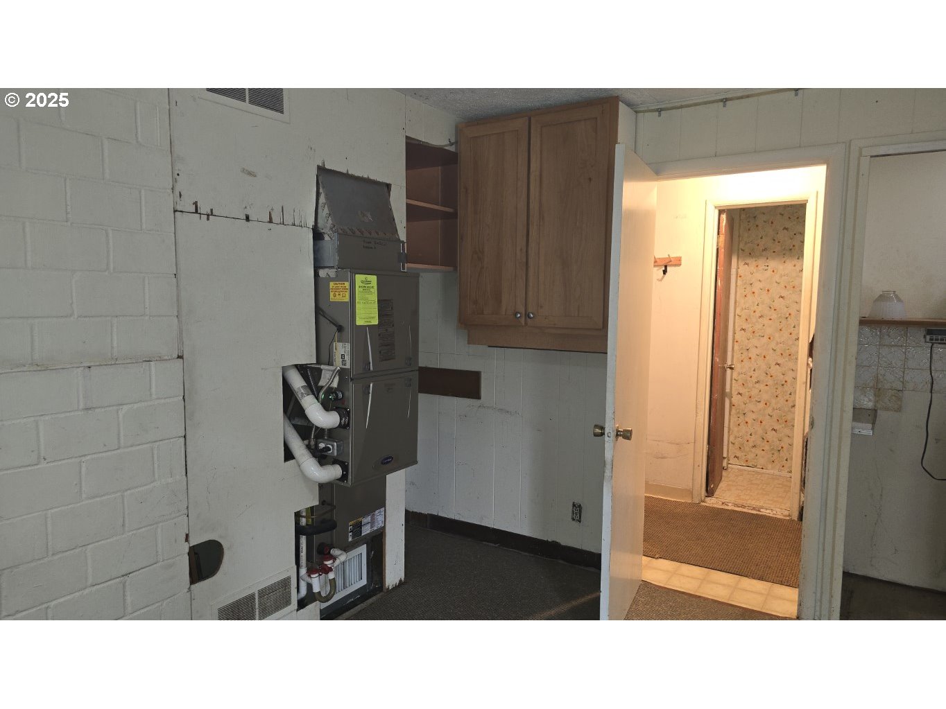 19520 Southwest Kinnaman Road Beaverton, OR 97078 - Photo 29 of 47 a bathroom with a sink and a shower