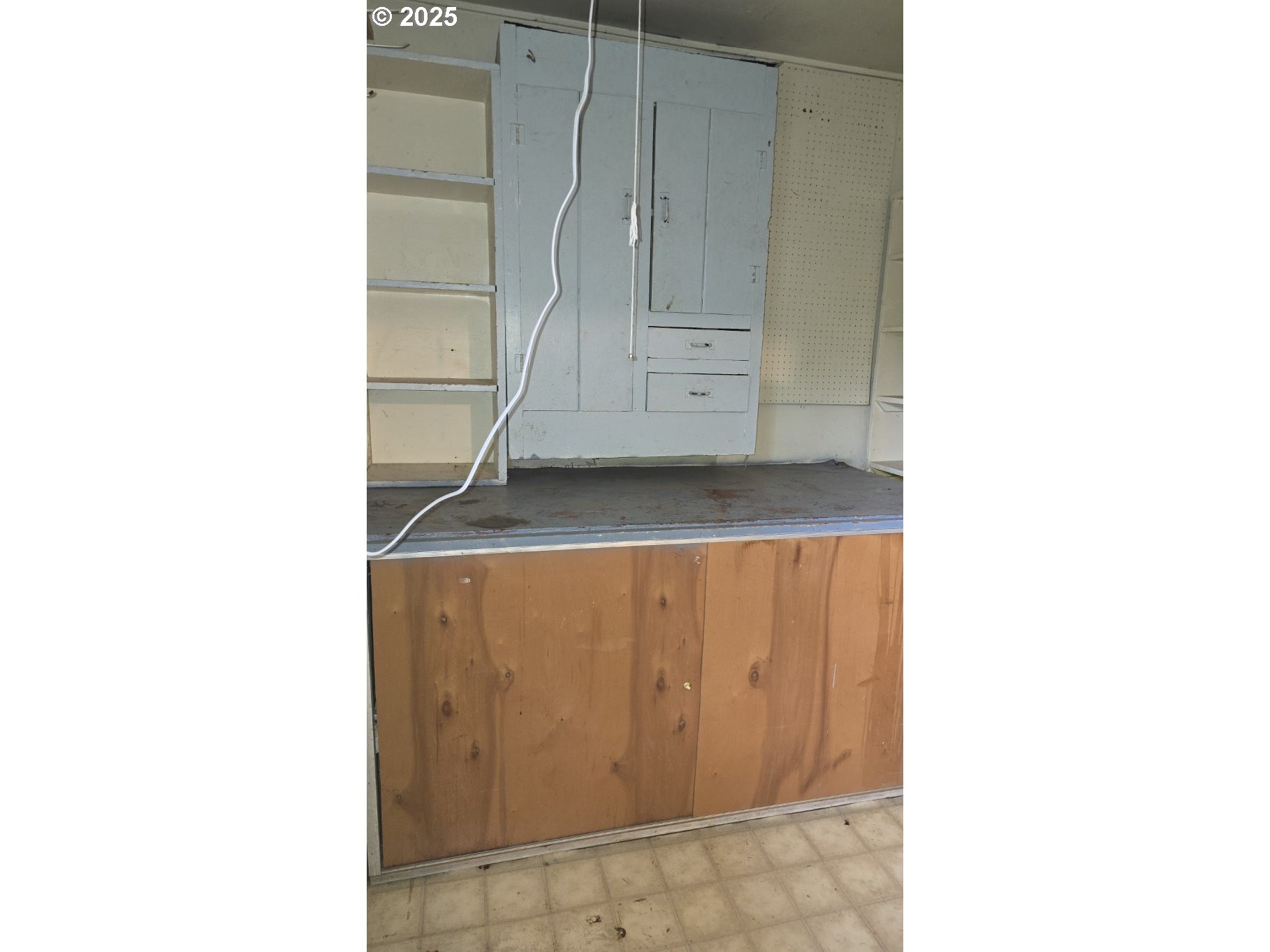 19520 Southwest Kinnaman Road Beaverton, OR 97078 - Photo 32 of 47