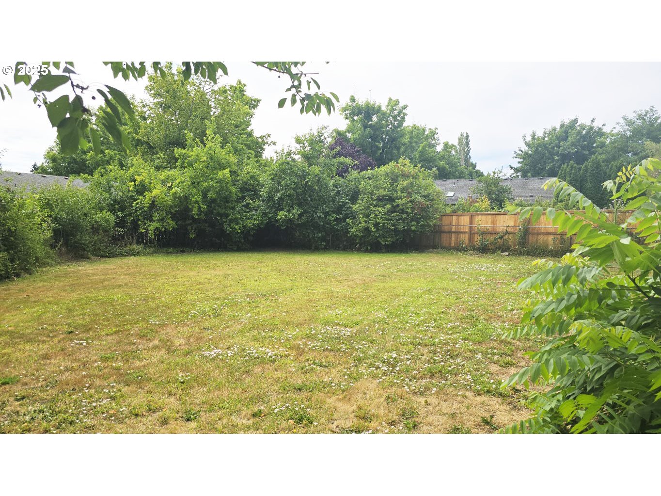 19520 Southwest Kinnaman Road Beaverton, OR 97078 - Photo 41 of 47 a black and white photo of a building