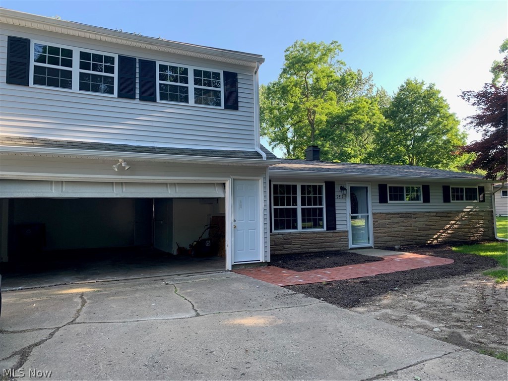 9312 Price Road Ravenna, OH 44266 - Photo 2 of 31