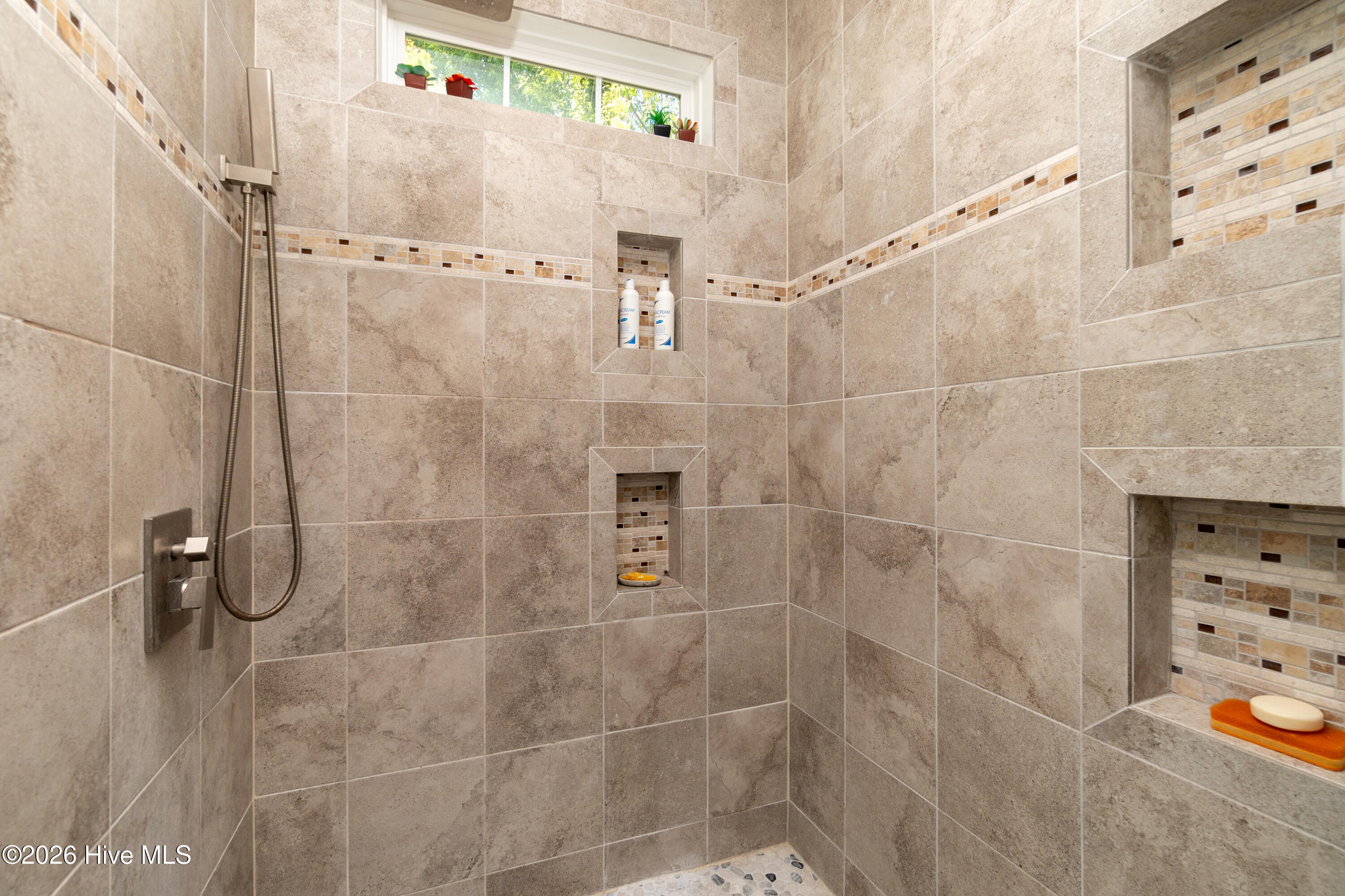 111 Belle View Currituck, NC 27929 - Photo 23 of 78 int.-5