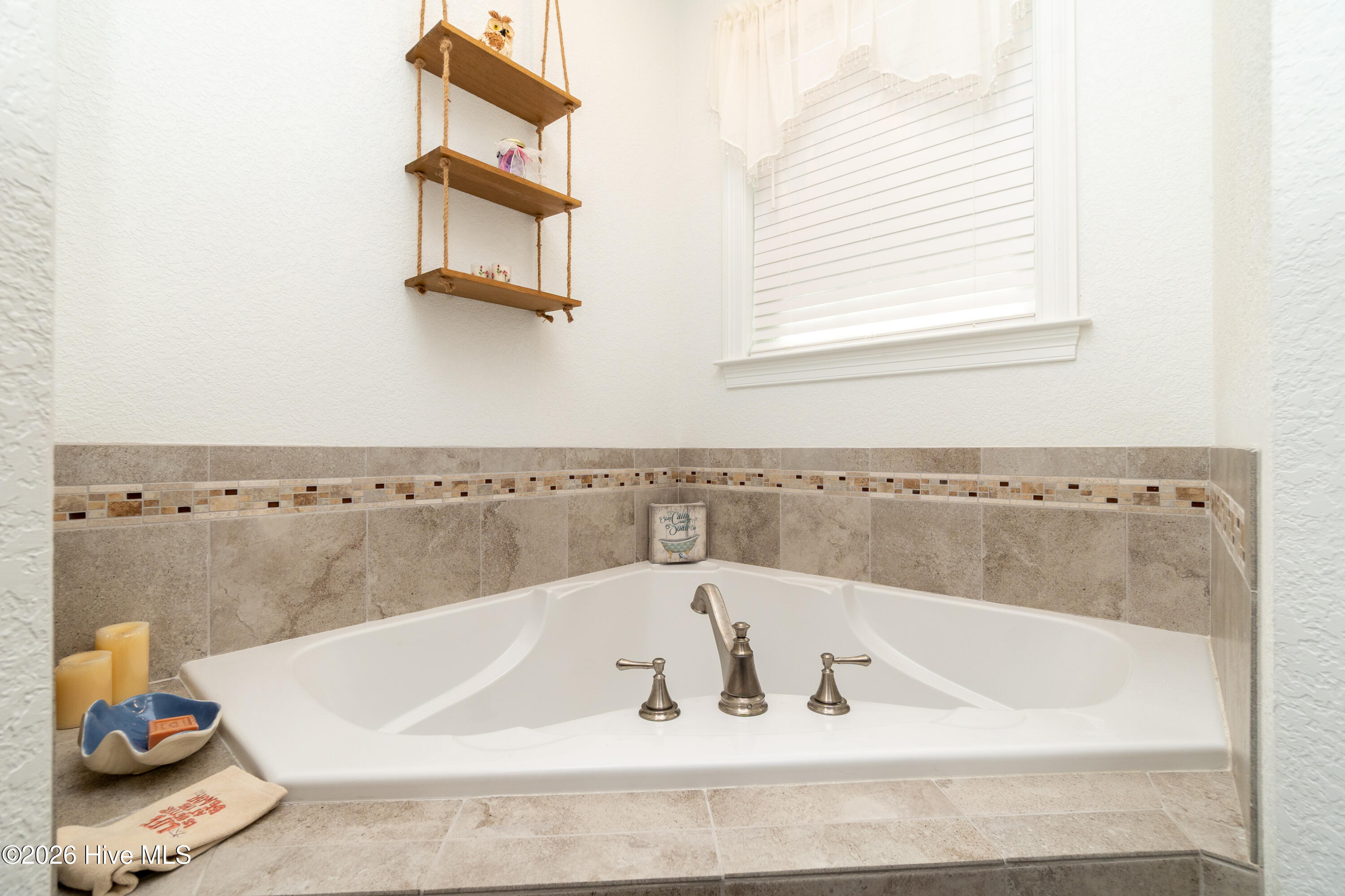 111 Belle View Currituck, NC 27929 - Photo 24 of 78 int.-4
