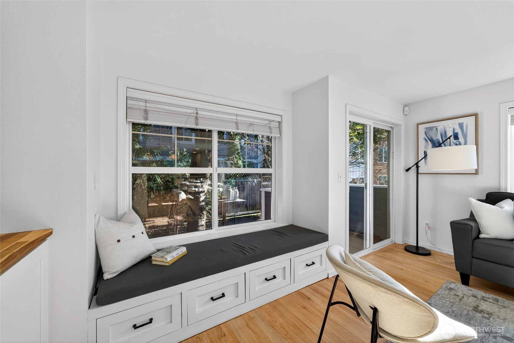 3828 Interlake Avenue North, Unit A Seattle, WA 98103 - Photo 13 of 40