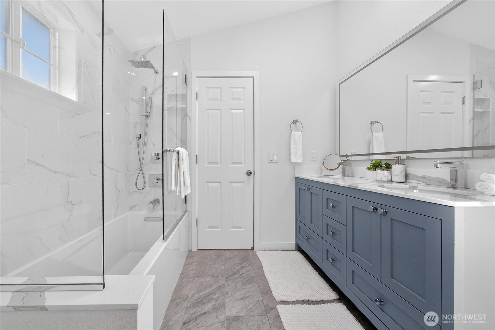 3828 Interlake Avenue North, Unit A Seattle, WA 98103 - Photo 18 of 40