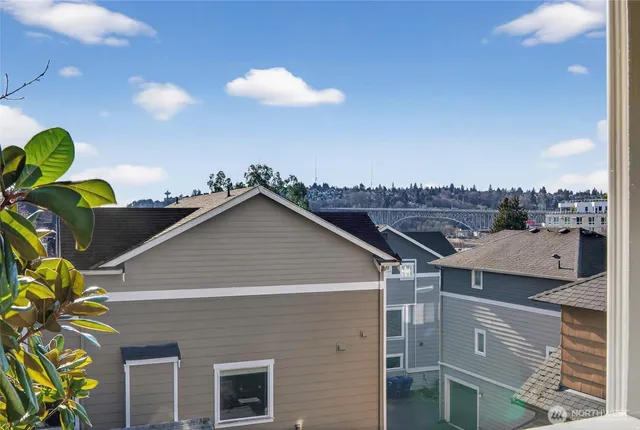 $1,020,000 | 3828 Interlake Avenue North, Unit A, Seattle, WA 98103