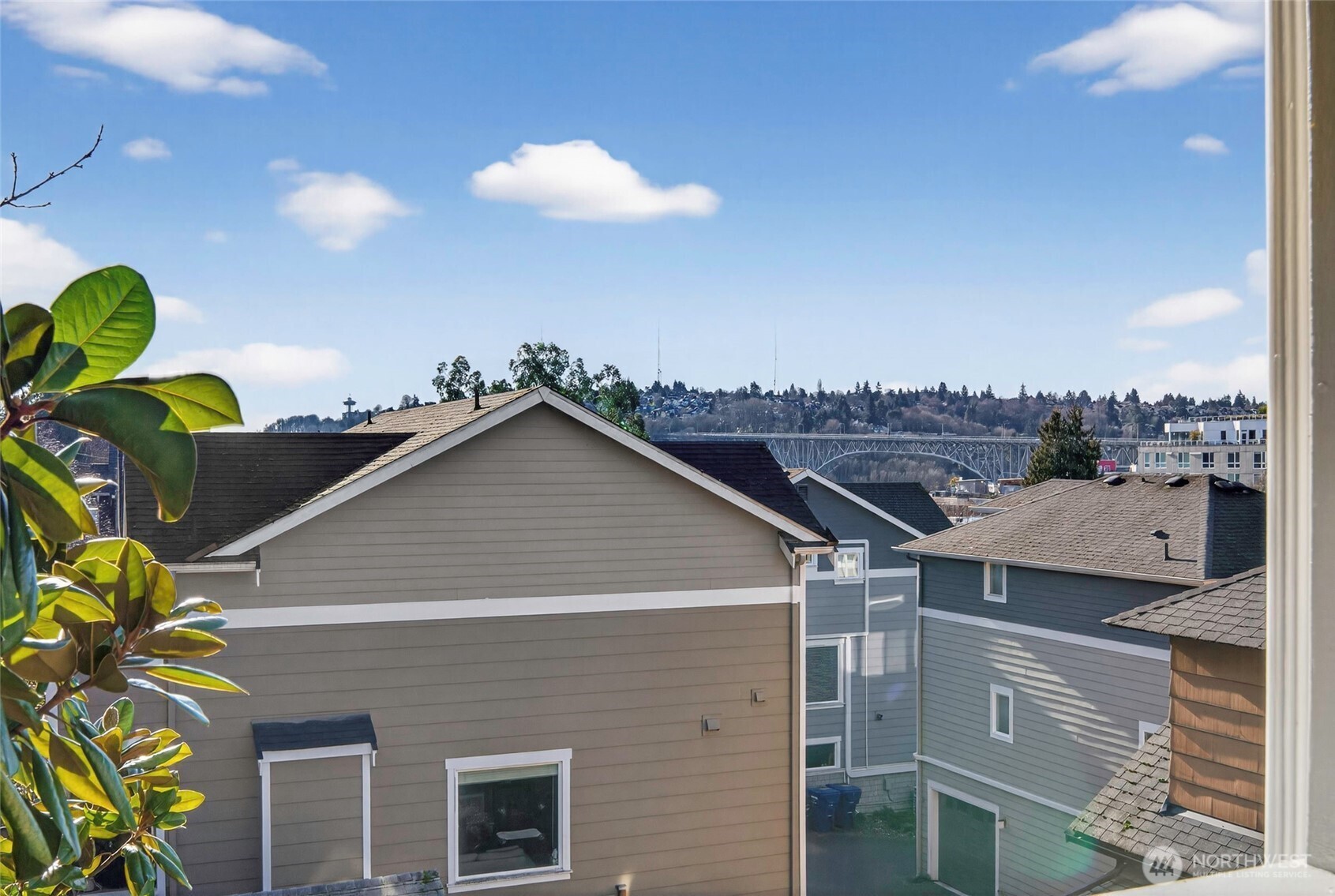 3828 Interlake Avenue North, Unit A Seattle, WA 98103 - Photo 23 of 40