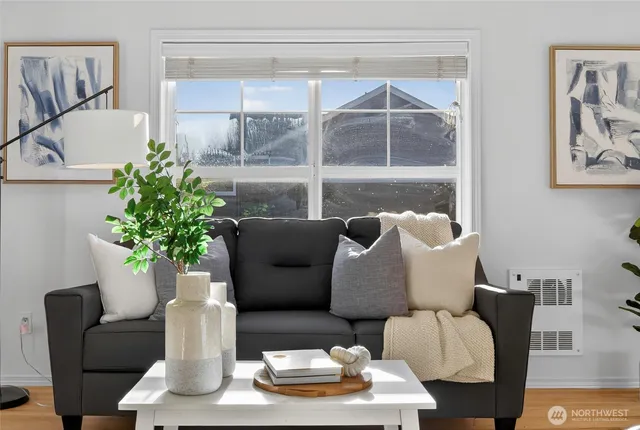 $1,020,000 | 3828 Interlake Avenue North, Unit A, Seattle, WA 98103