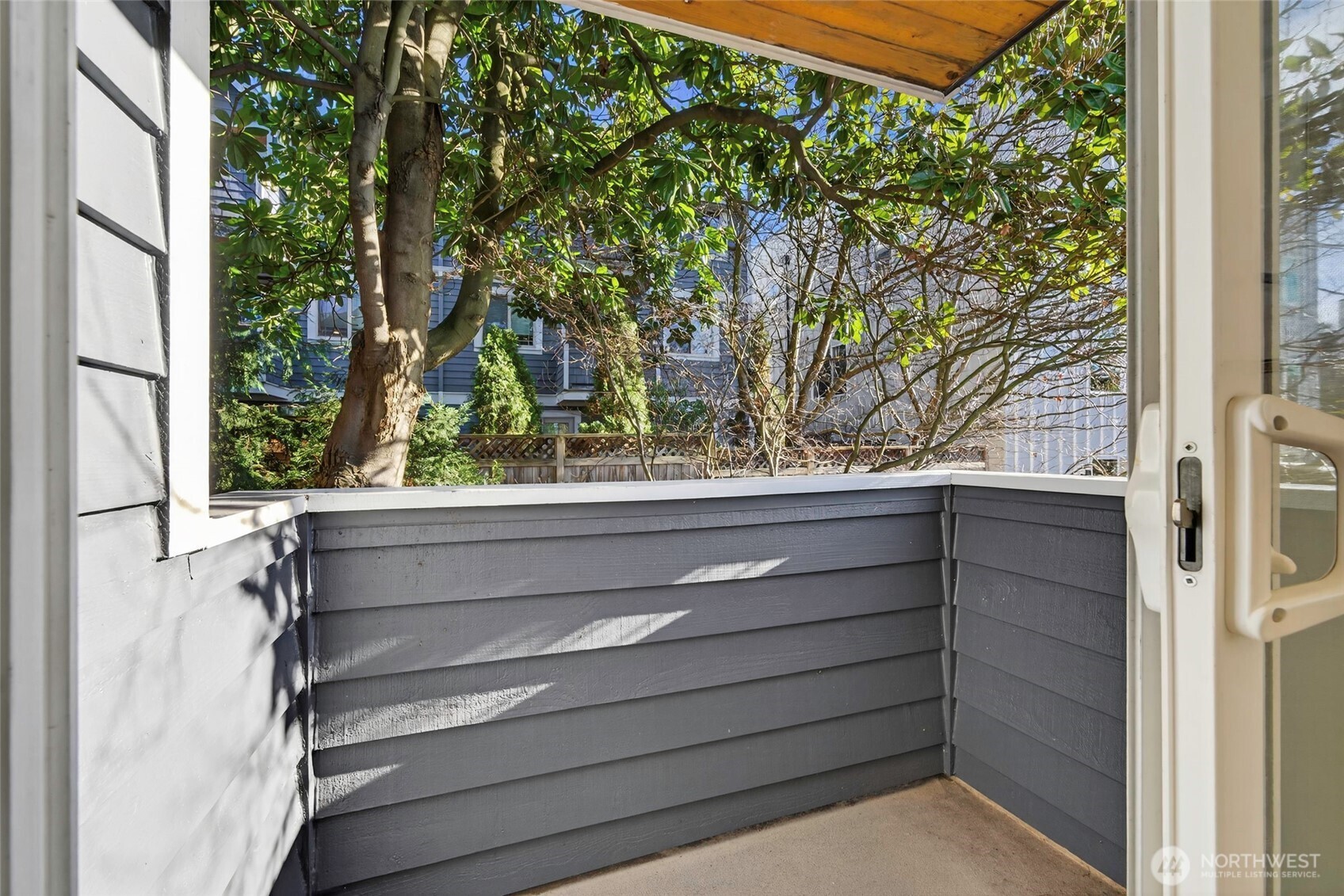 3828 Interlake Avenue North, Unit A Seattle, WA 98103 - Photo 27 of 40