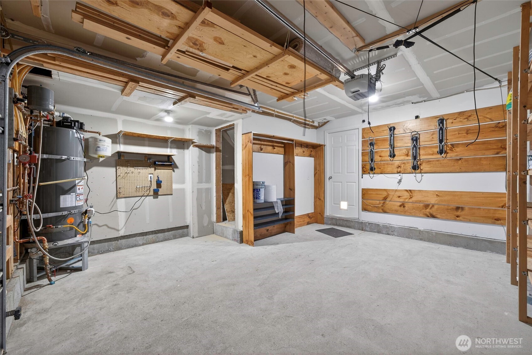 3828 Interlake Avenue North, Unit A Seattle, WA 98103 - Photo 33 of 40