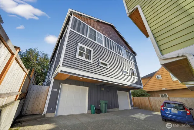 $1,020,000 | 3828 Interlake Avenue North, Unit A, Seattle, WA 98103