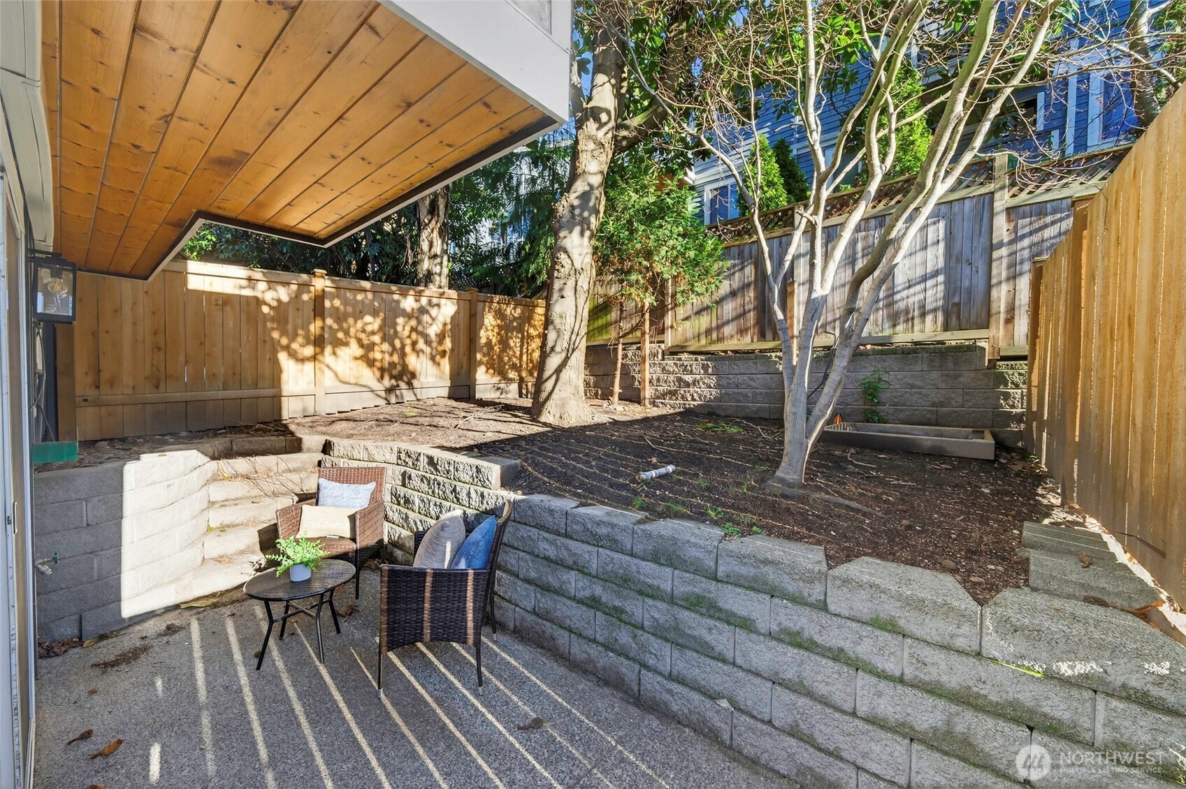 3828 Interlake Avenue North, Unit A Seattle, WA 98103 - Photo 35 of 40