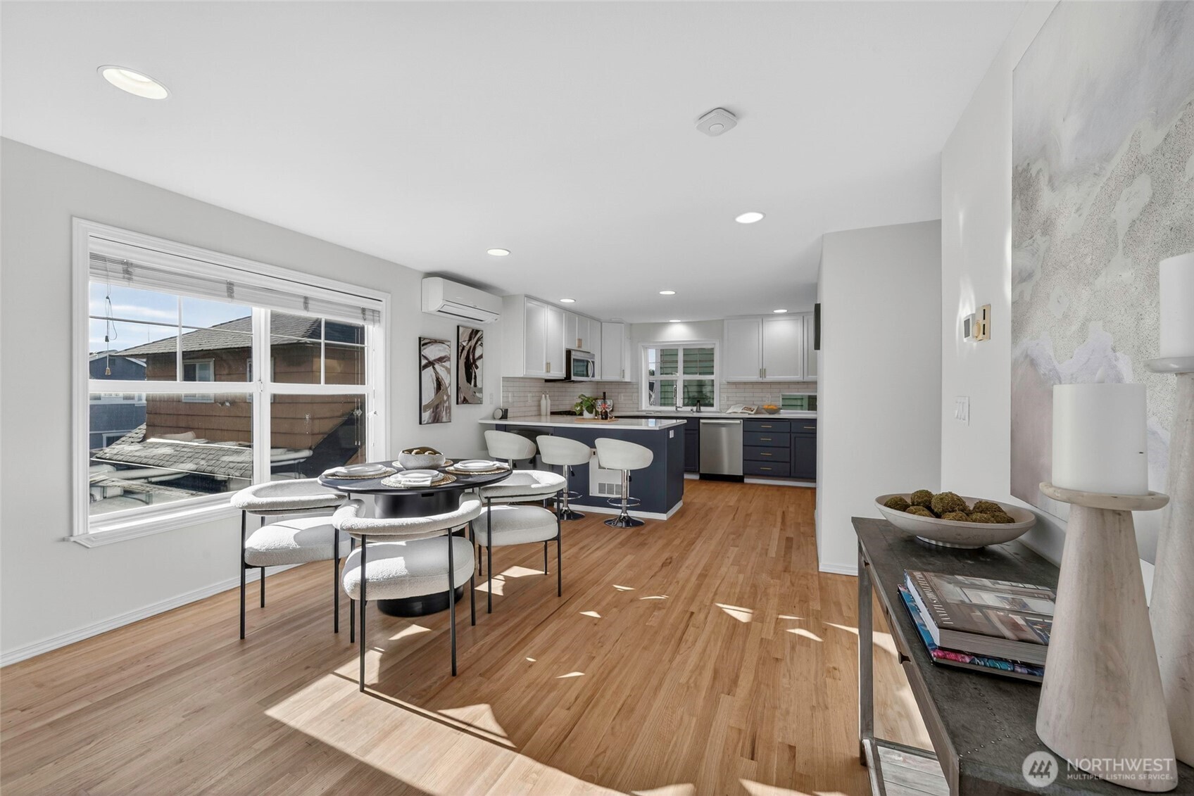 3828 Interlake Avenue North, Unit A Seattle, WA 98103 - Photo 7 of 40