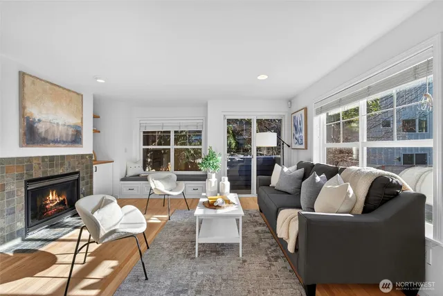 $1,020,000 | 3828 Interlake Avenue North, Unit A, Seattle, WA 98103