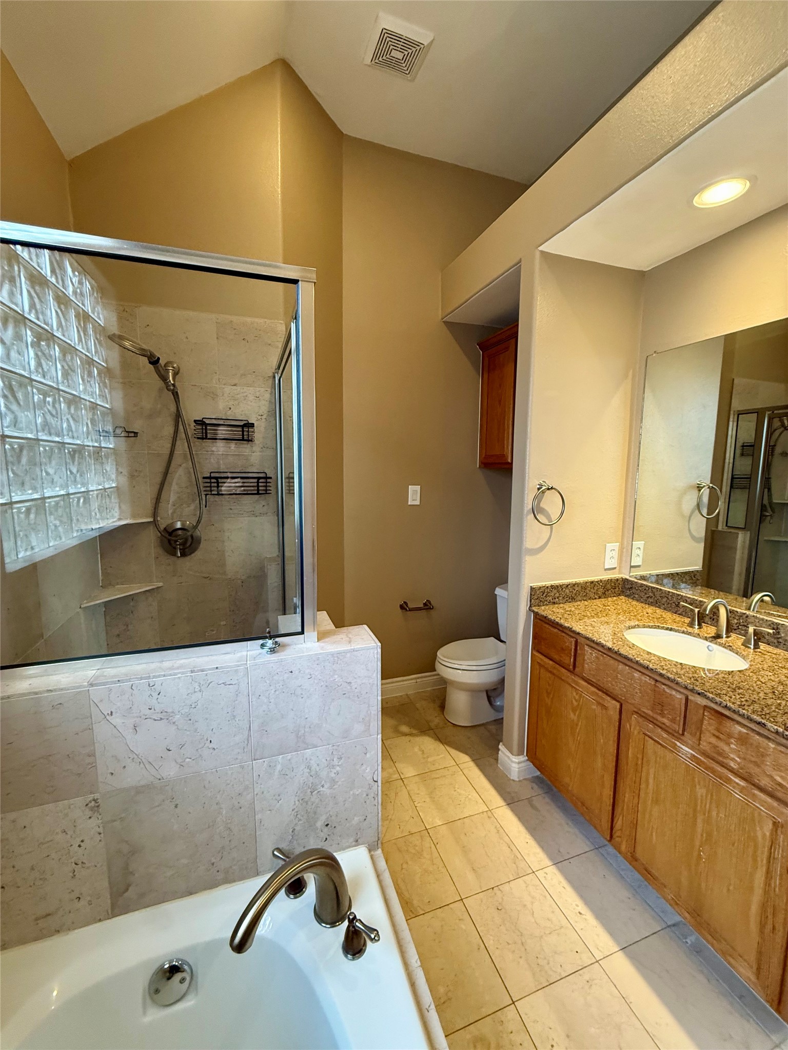 3540 Cline Street Houston, TX 77020 - Photo 13 of 26 a spacious bathroom with a tub mirror and toilet