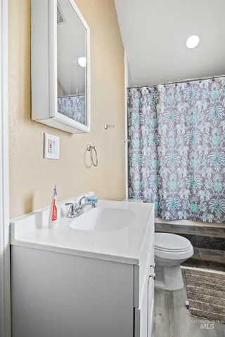 $270,900 | 726 Wyoming Street, Gooding, ID 83330