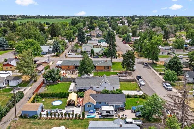 $270,900 | 726 Wyoming Street, Gooding, ID 83330