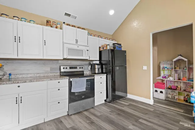 $270,900 | 726 Wyoming Street, Gooding, ID 83330