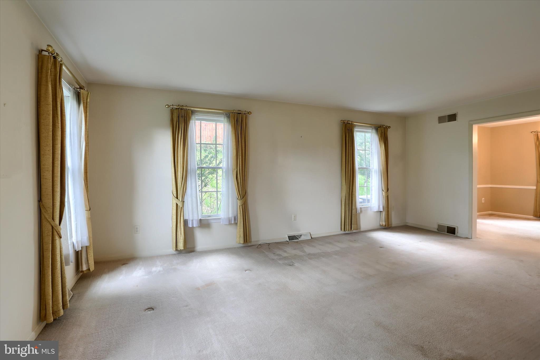 2919 Arcona Road Mechanicsburg, PA 17055 - Photo 5 of 49 an empty room with windows and closet