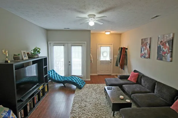 $1,800 | 6593 Reserve Drive, Indianapolis, IN 46220