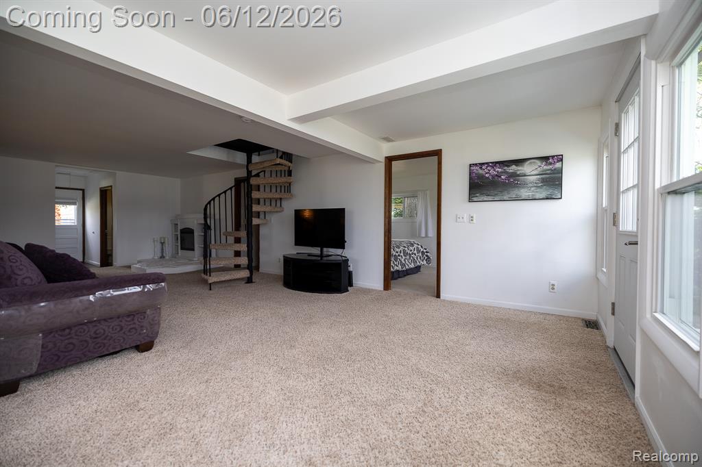 8691 Cooley Lake Road Commerce Township, MI 48382 - Photo 13 of 29