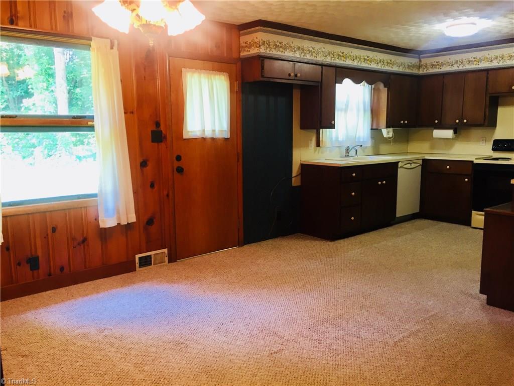 1621 Haney Way High Point, NC 27263 - Photo 7 of 20 Spacious open kitchen/den area