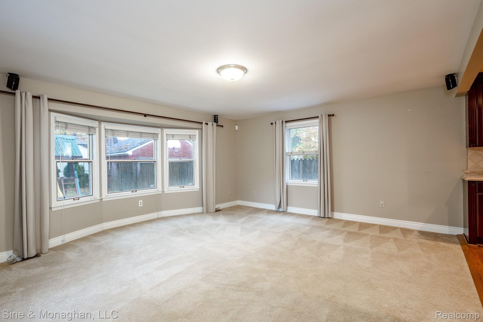 1837 Broadstone Road Grosse Pointe, MI 48236 - Photo 14 of 52 1837 Broadstone S010.jpg