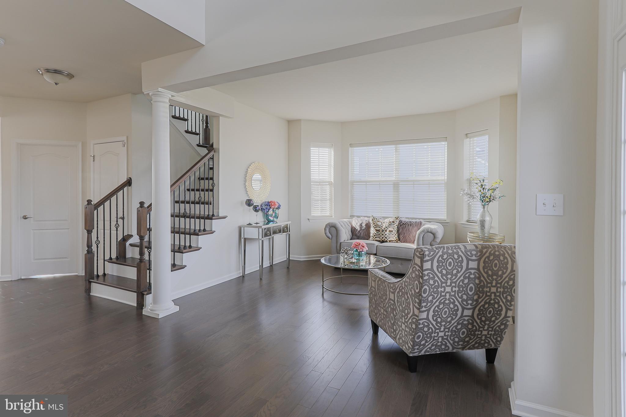 Side stairway leading upstairs.