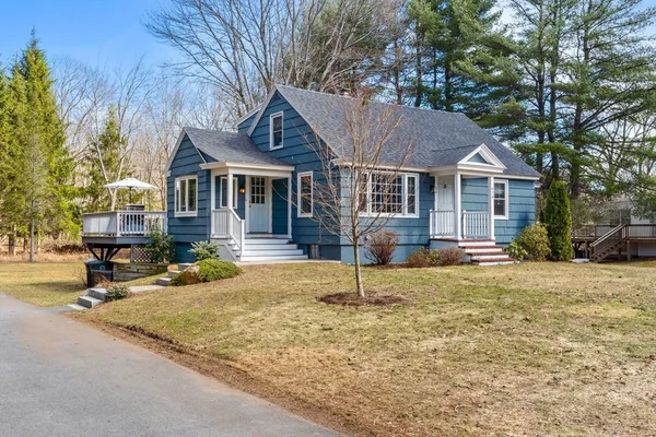 $749,900 | 674 Salem Street, North Andover, MA 01845