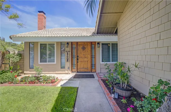 $1,159,000 | 292 North Camino Arroyo, Anaheim Hills, CA 92807
