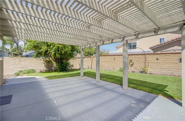a view of a backyard with plants